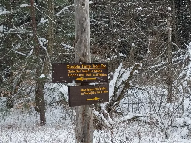 The trail signs that help you decide your route.